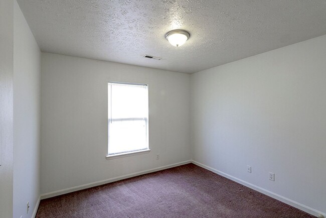 Building Photo - 8506 Standing Oak Dr