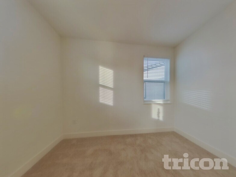 Building Photo - 8213 Perla Wy