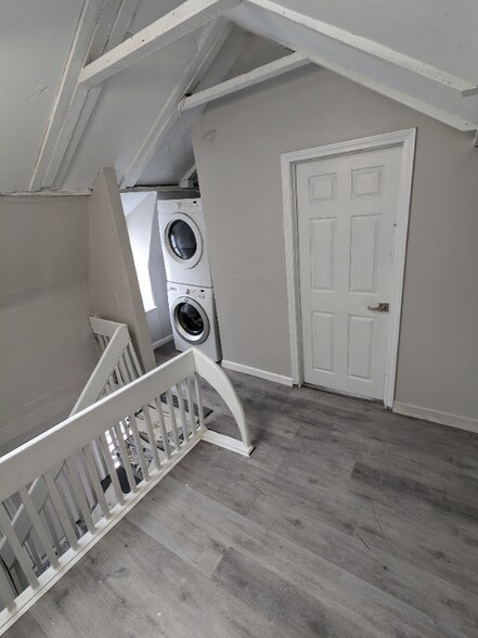 Building Photo - 14 Lathrop St