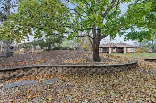 Building Photo - 1601 Thames Ct