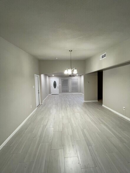 Dining room - 3313 Pine St