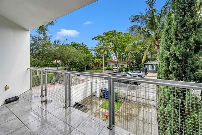 Building Photo - 1511 NE 4th Pl