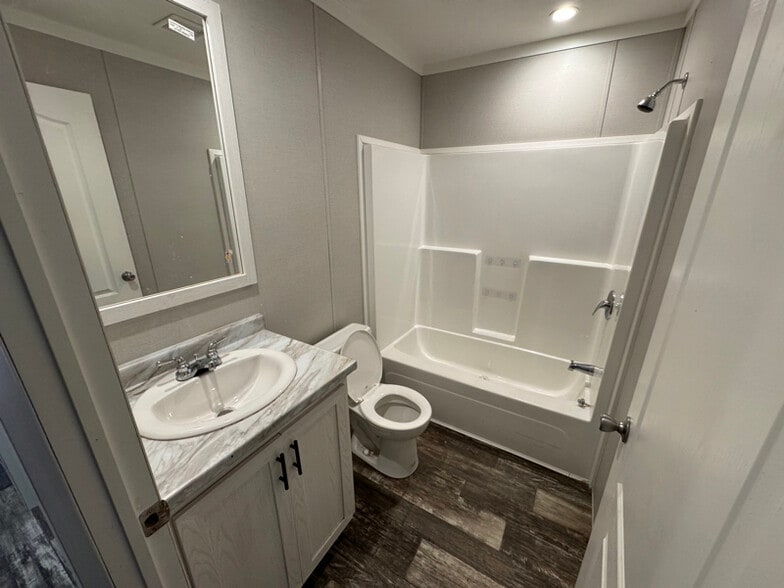 Building Photo - 3950 LA-134