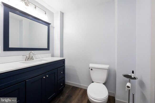 Building Photo - 58 E 4th St