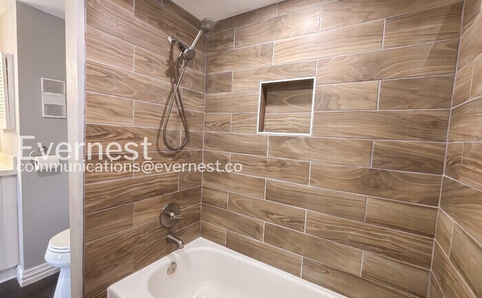 Building Photo - 8421 Hearth Dr