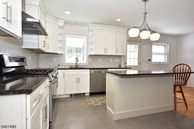 Building Photo - 49 Fayson Lakes Rd