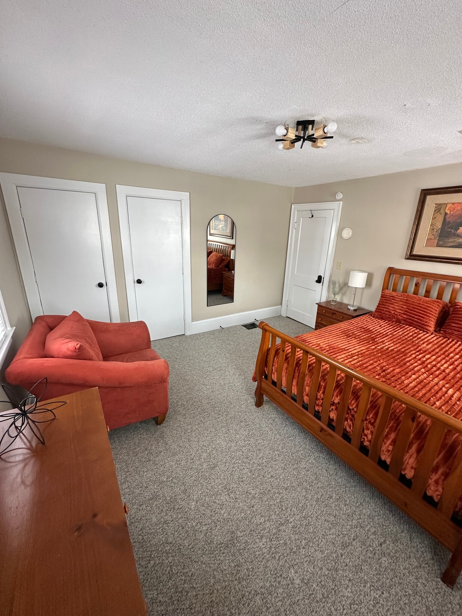 Building Photo - 201 Salt Springs Rd