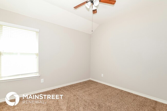 Building Photo - 571 Kara Dr