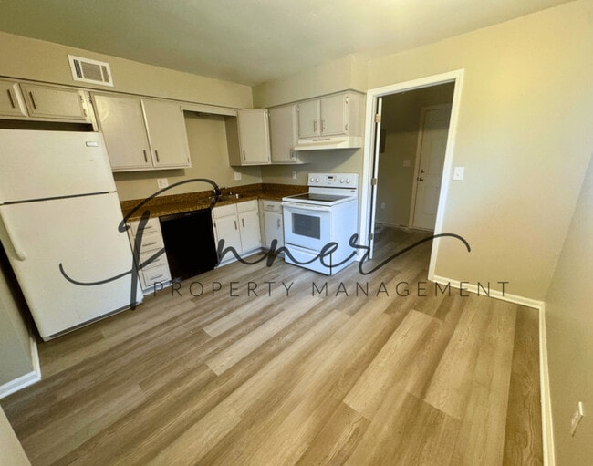 Building Photo - 11426 E 71 St