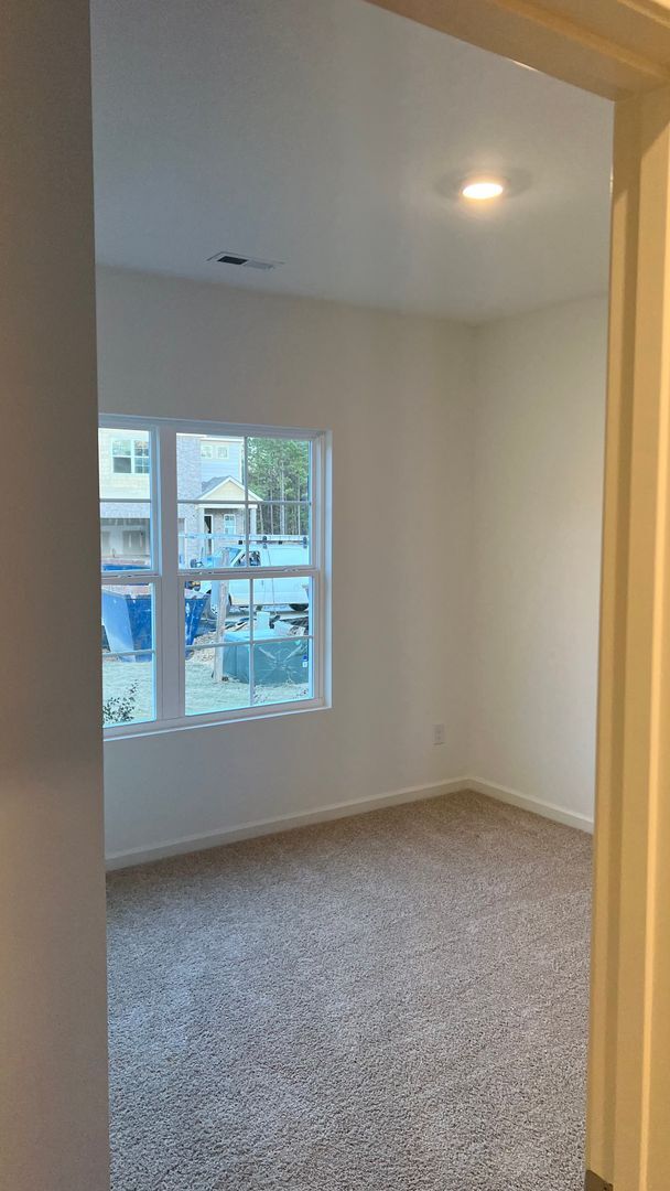 Building Photo - ***Special*** 50% Off the First Month Rent...
