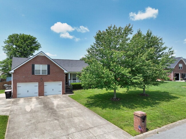 Building Photo - Show-Stopping Rental Home – A Rare Find wi...