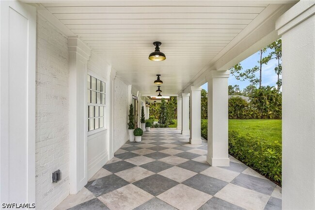 Building Photo - 6155 Standing Oaks Ln