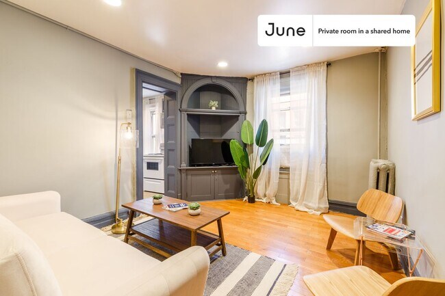 Building Photo - Room in Shared 4 bed/1 bath home