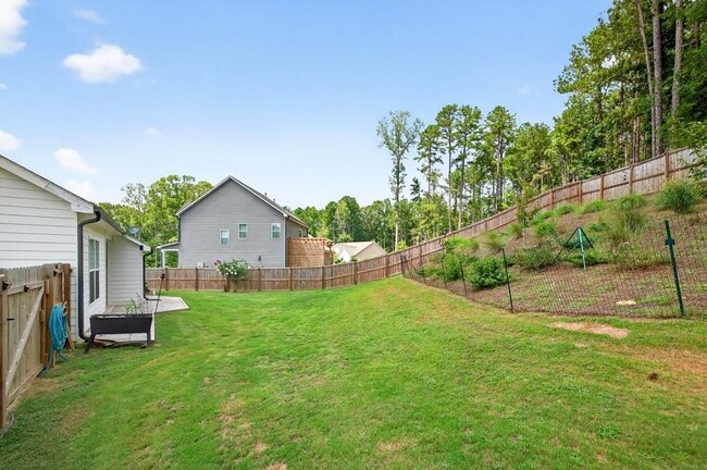 Building Photo - 2121 Charmond Dr