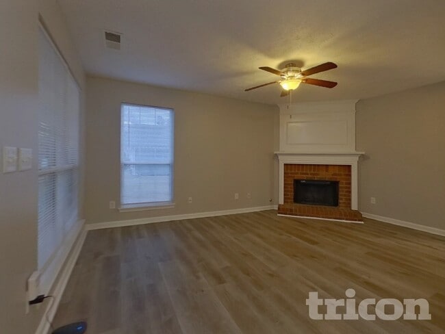 Building Photo - 915 Riley Farm Ln