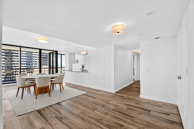 Building Photo - 4000 N Ocean Dr