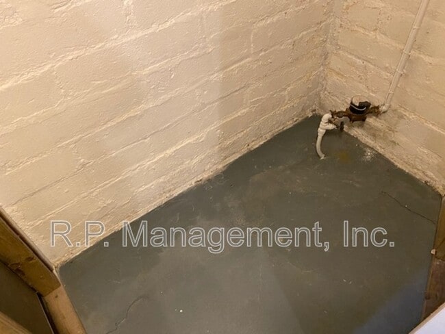 Building Photo - 3416 Girard Ave S