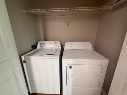 Building Photo - 2 Bedroom x 2.5 Bathroom NEWLY RENOVATED Apartment