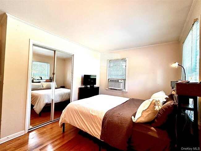 Building Photo - 102 Overocker Rd