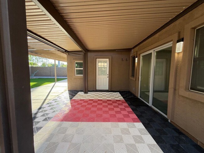 Building Photo - 1945 E Aloe Pl