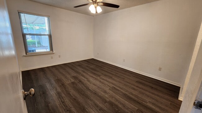 Building Photo - 2519 Lido Ln