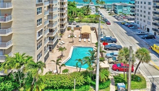 Building Photo - 1401 S Ocean Dr