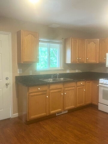 Building Photo - 21295 Canyon Way