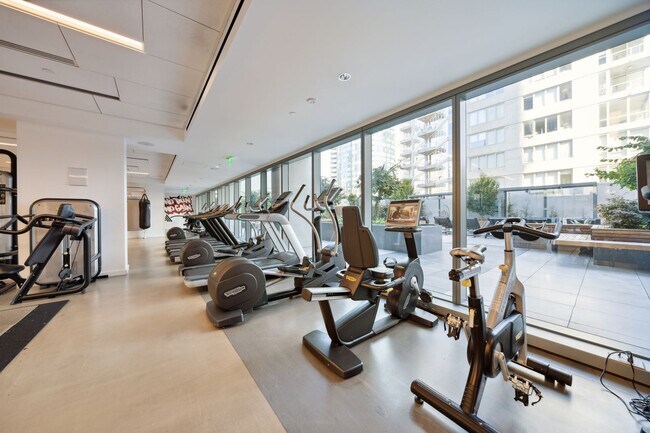 Building Photo - 399 Fremont St