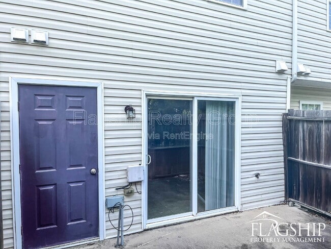 Building Photo - 3813 E Vancroft Cir