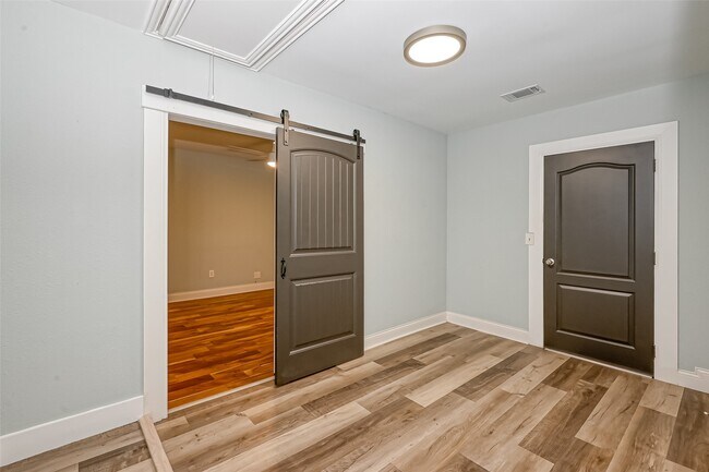 Building Photo - 3618 Hera Dr