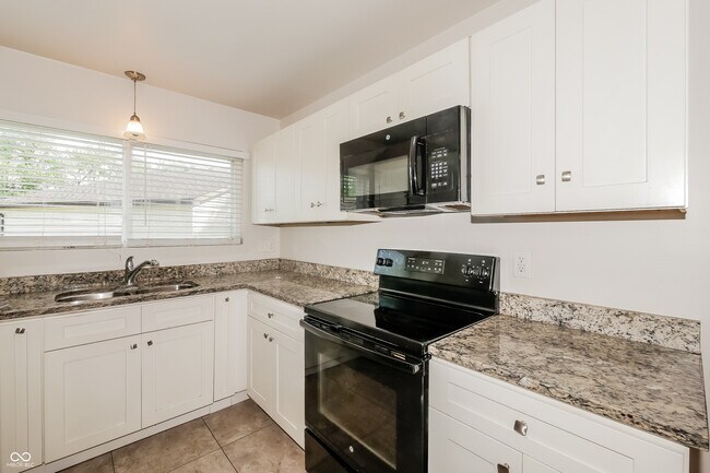 Building Photo - 3131 Acoma Dr
