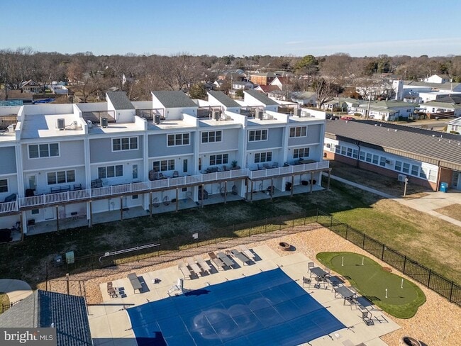 Building Photo - 308 Douglas Ave