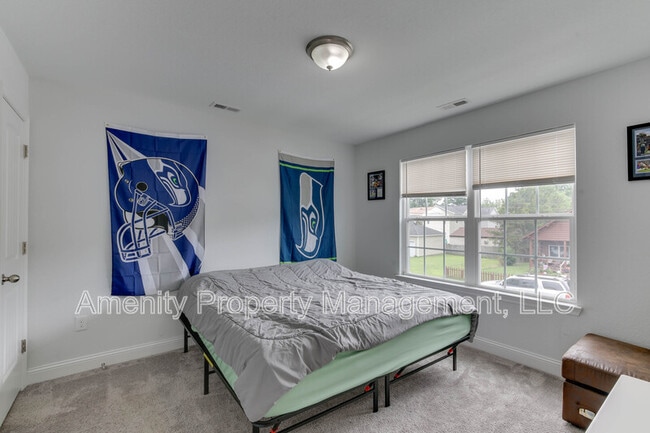 Building Photo - 614 Rolfe St