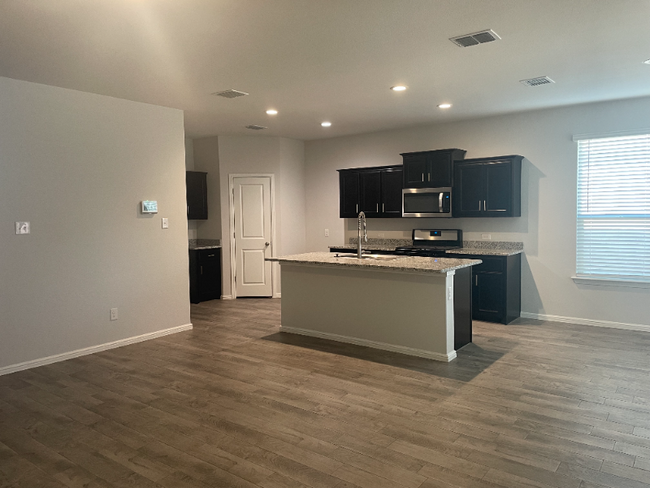 Building Photo - 9025 Eagles Landing Dr