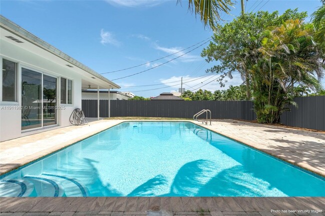 Building Photo - 3920 Hayes St