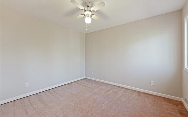 Building Photo - 4/ 2 Home for Rent