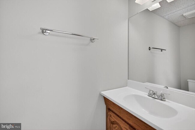 Building Photo - 8537 Hooes Rd