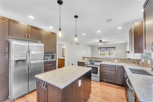 Building Photo - 1151 Bryce Ave