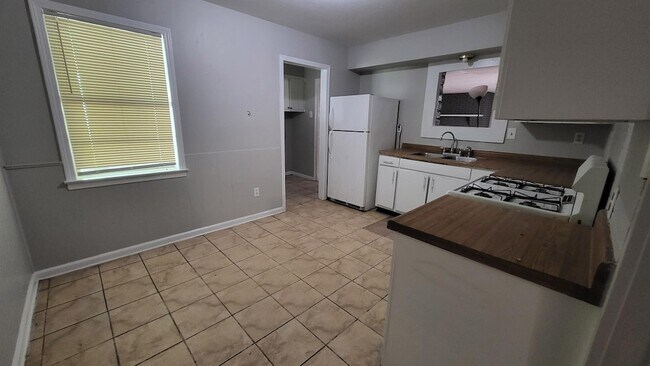 Building Photo - 4697 Grecco Dr