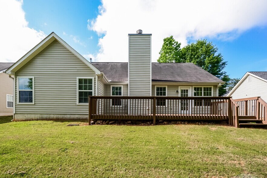 Building Photo - 824 Summit Park Trail