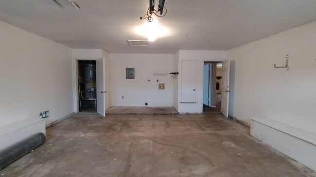 Building Photo - 5102 Alan Bean Dr