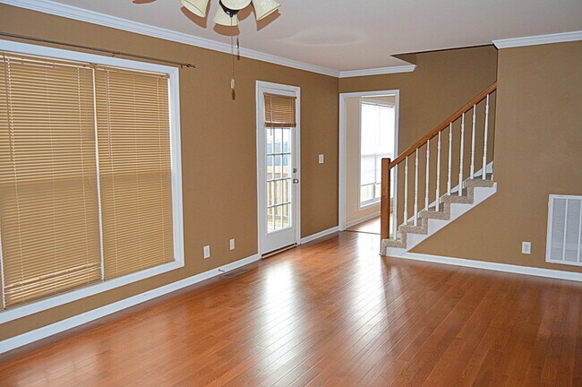 Building Photo - Three Bedroom with Bonus Room in Arbour Green South!