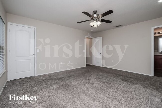Building Photo - 6531 Evergreen Park Dr