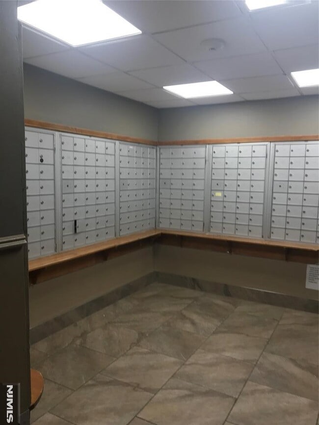 Building Photo - 5701 BOULEVARD