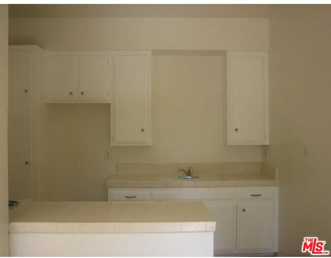 Building Photo - 14435 Tiara St