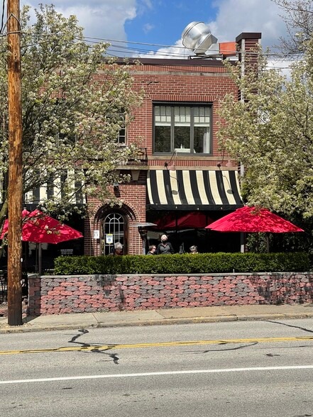 Restaurant next door to Newburn Drive - 104 Newburn Dr