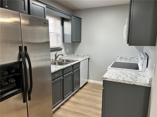 Building Photo - 2899 Meridian Pl