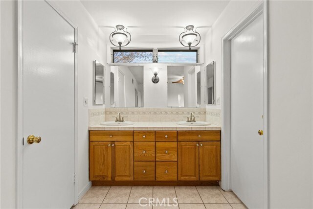 Building Photo - 10561 Alskog St