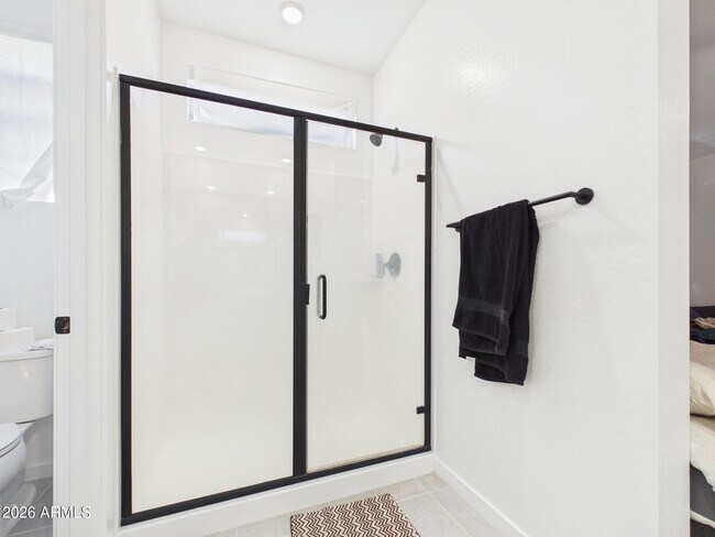 Building Photo - 25159 W Bowker St