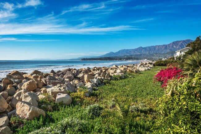 Building Photo - 875 Sand Point Rd